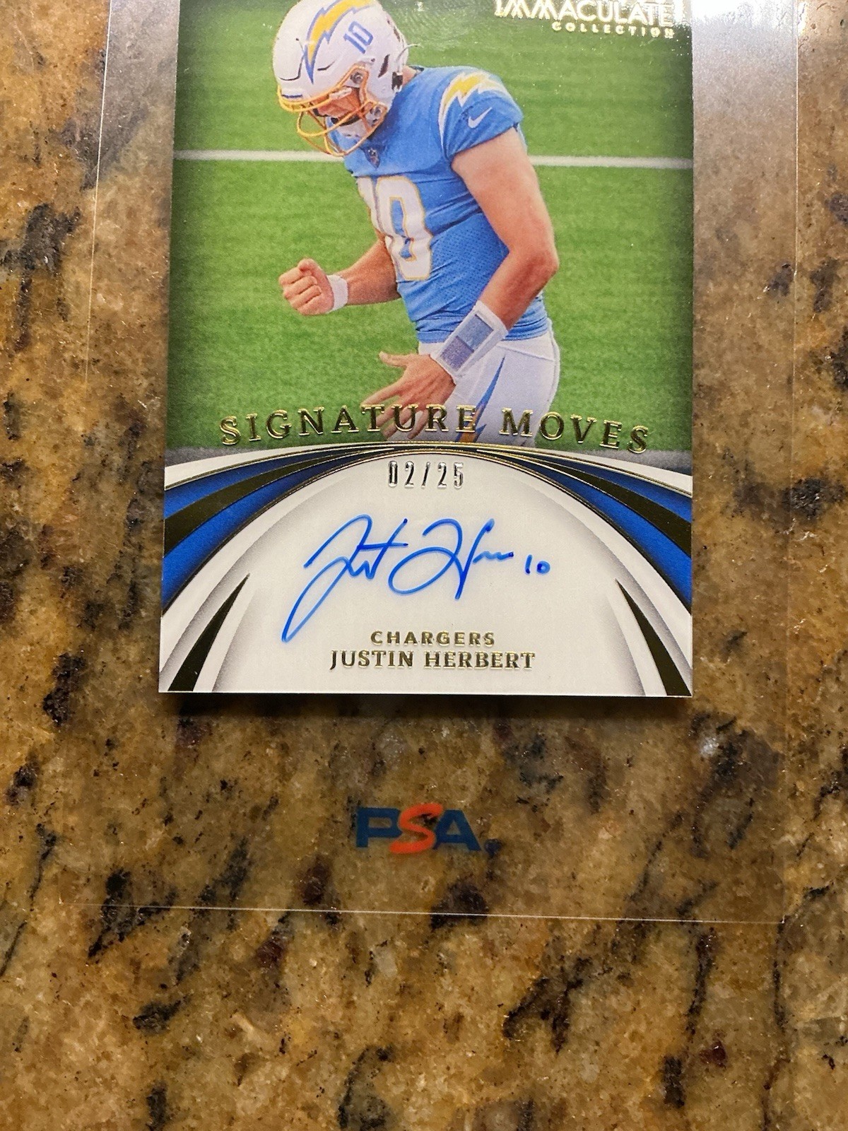 JUSTIN HERBERT 2022-23 Panini Immaculate Signature Moves ON CARD Auto #/25 view 3