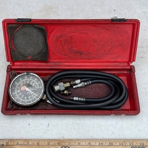 Mac Tools USA Oil Pressure Tester ATG4B Kit in Case