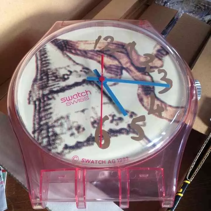 w/Box Maxi Swatch Wall Hanging Clock MASQUERADE GP105 Swiss battery pink