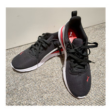 PUMA Herren Sneaker Low Top Gr. 42 Schwarz/Ro...