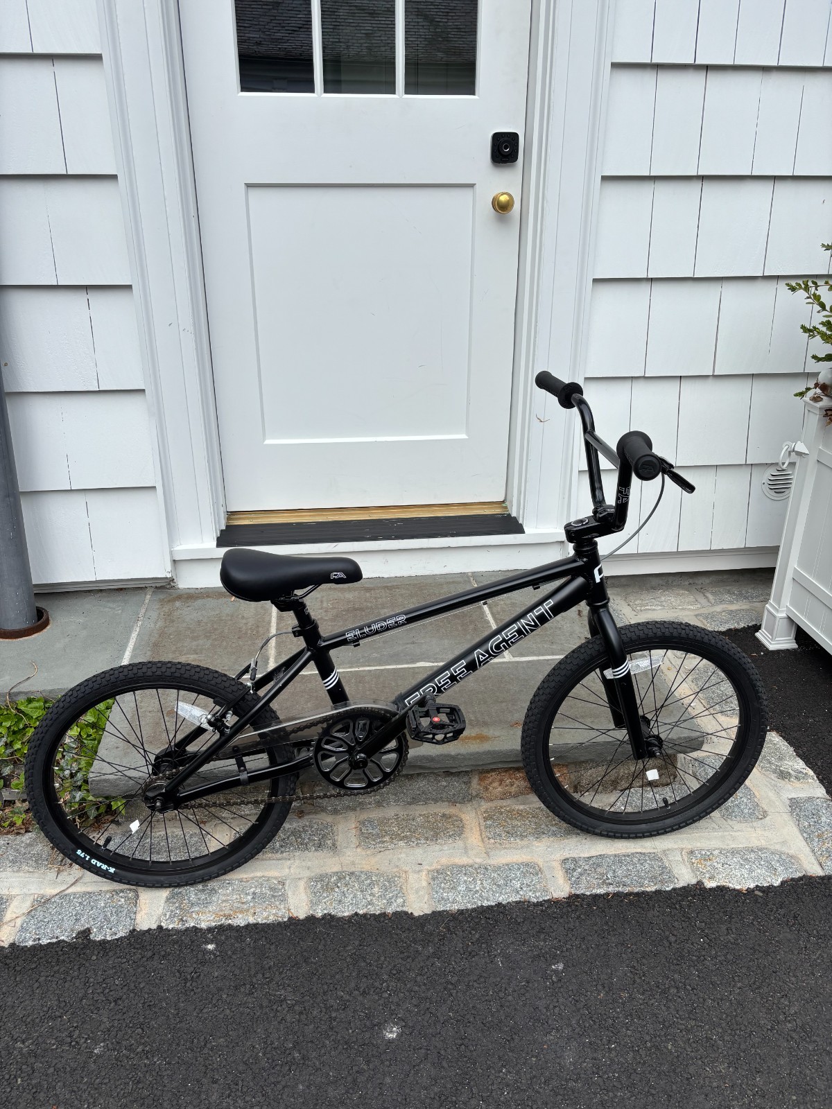 Black 20.5 inch Free Agent Eluder Bmx Bike