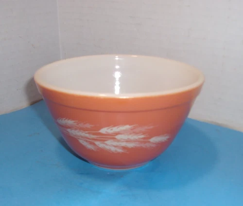 Vintage Pyrex Autumn Harvest Wheat Small Mixing Bowl 401