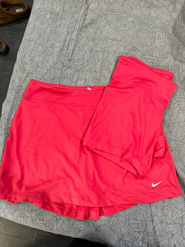 Nike Women’s Pink Solid Athletic Skort
