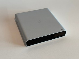 Ubiquiti UniFi Cloud Key Gen2 Plus Network Controller UCK G2 PLUS 1TB HD