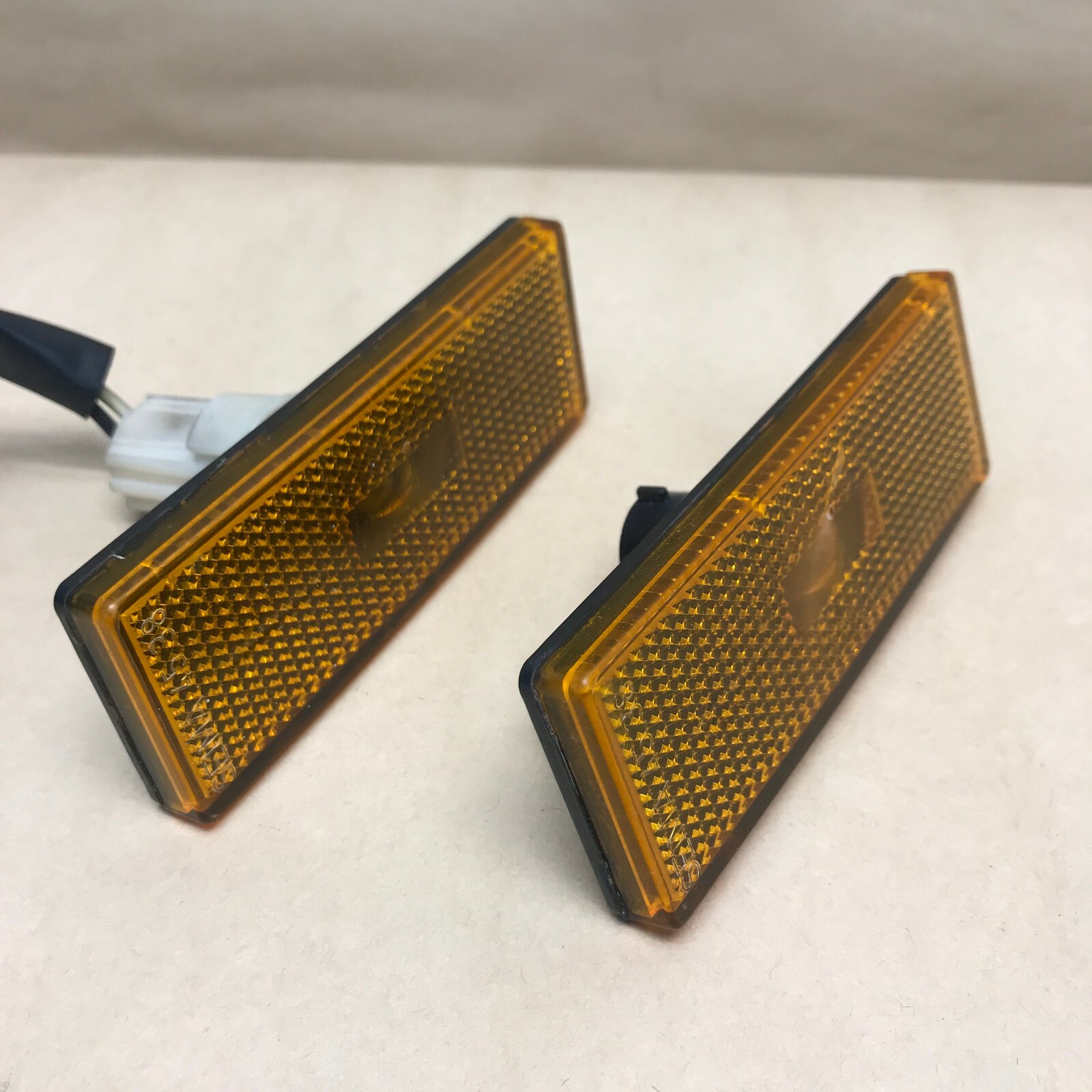 1998 1999 2000 2001 2002 2003 Ferrari 550 575 Maranello Bumper Marker Light Pair