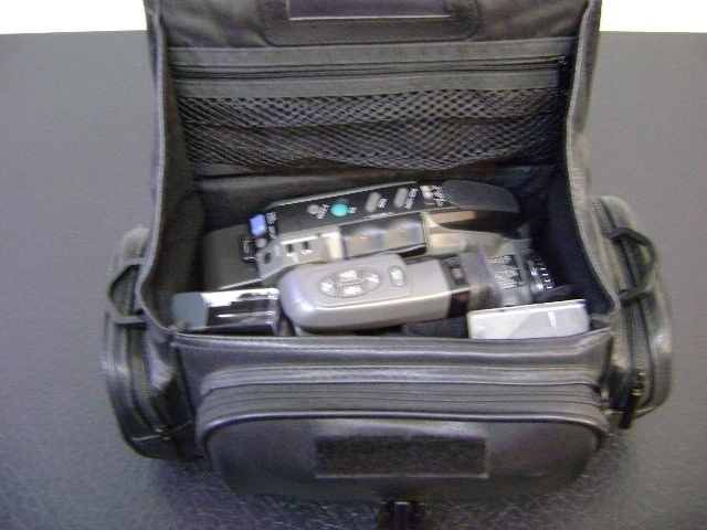 Panasonic PV-L600D Palm Sight Palmcorder W/ Battery ,Charger, UnTESTED for parts - Image 4 of 4