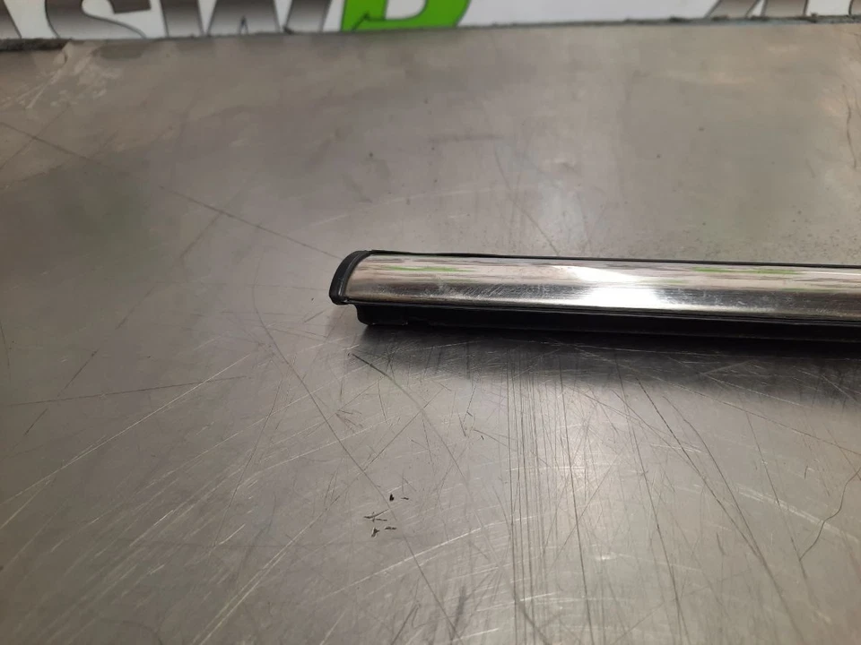 MINI Door Trim O/S Drivers Side R55 R56 R57 R58 R59 Chrome 51337146092 - Image 2 of 4