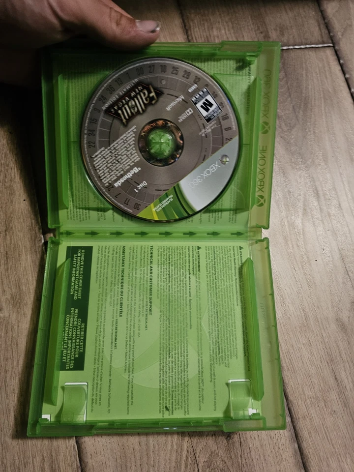 Fallout: New Vegas Ultimate Edition (Xbox One 360, 2010) DISC 1 ONLY CIB - Image 2 of 4