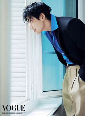 VOGUE JAPAN February 2026 Cover- BTS V (Kim Taehyung / Taetae