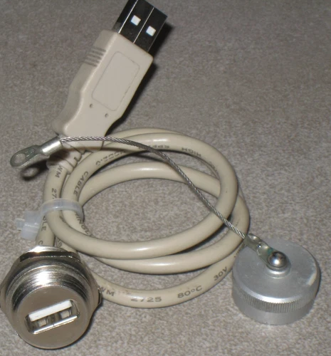 Verlängerung einer USB-Anschlusses bei Schaltschrank-Einbau mit 0,5 Meter