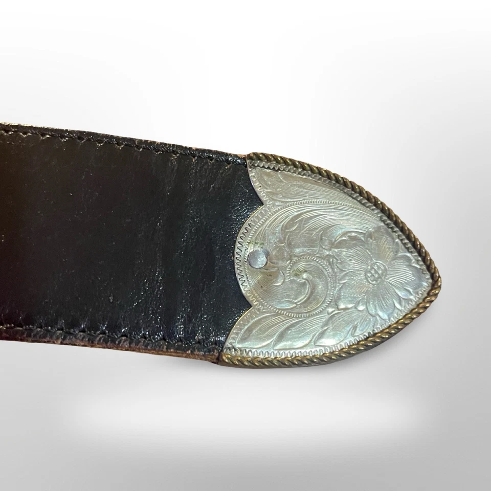 Cinturón vaquero occidental de cuero negro costuras rojas hebilla plateada para mujer Foto 3 de 4