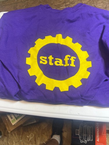 New Planet Fitness Staff Sweatshirt Size Medium Purple New FAST FREE SHIPPING - Picture 4 of 5