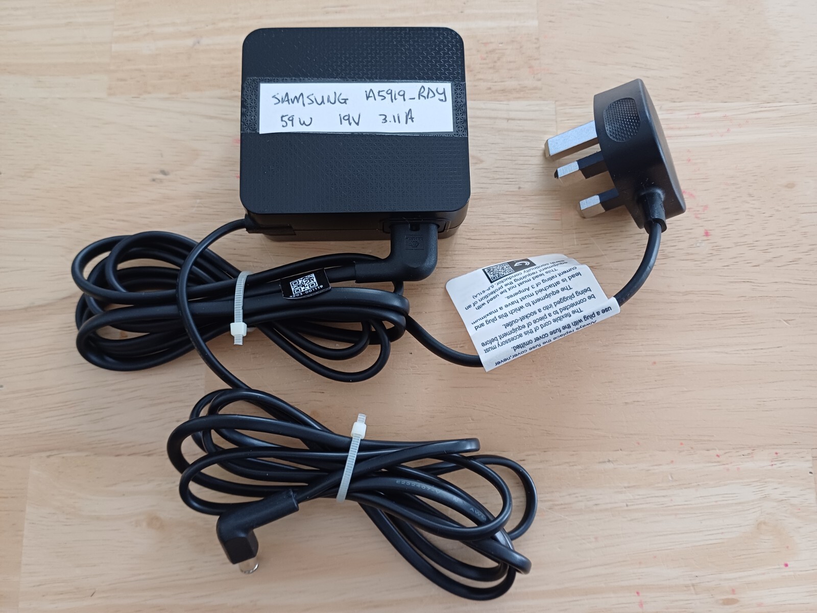 Genuine Samsung 59W adapter 19V 3.11A AC Adapter A5919-RDY UK for sale ...