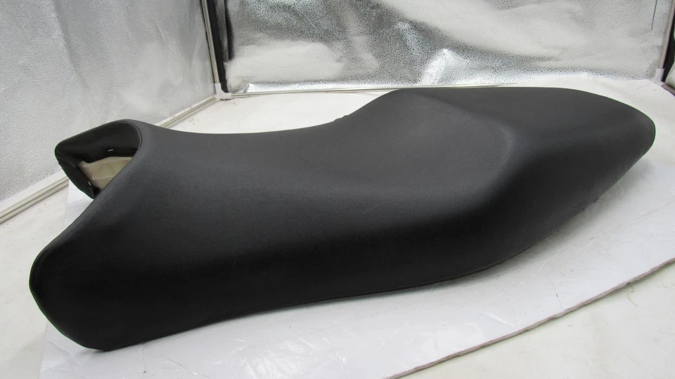 1999 Honda CBR1100XX 1100 Black Bird OEM Seat CBR1100 - Image 2 of 4