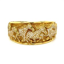 18k Yellow Gold Heavy Horse Relief Cuff Bracelet 4.50 ct Dia 109.8 grams