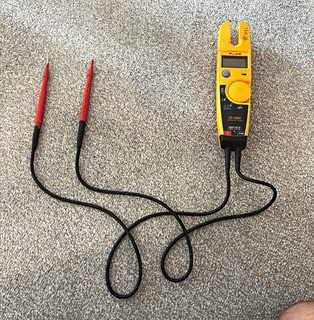 Fluke T5 1000 Handheld Digital Voltage & Continuity Tester CAT III 1000V