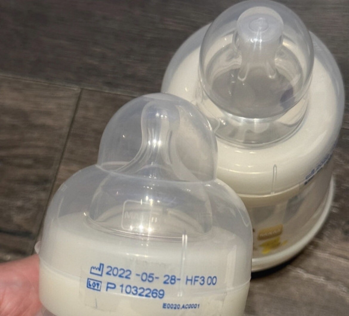 Mam Brand New 2 Bottles Size 01 Bottles With 2 New Born Dummies eBay