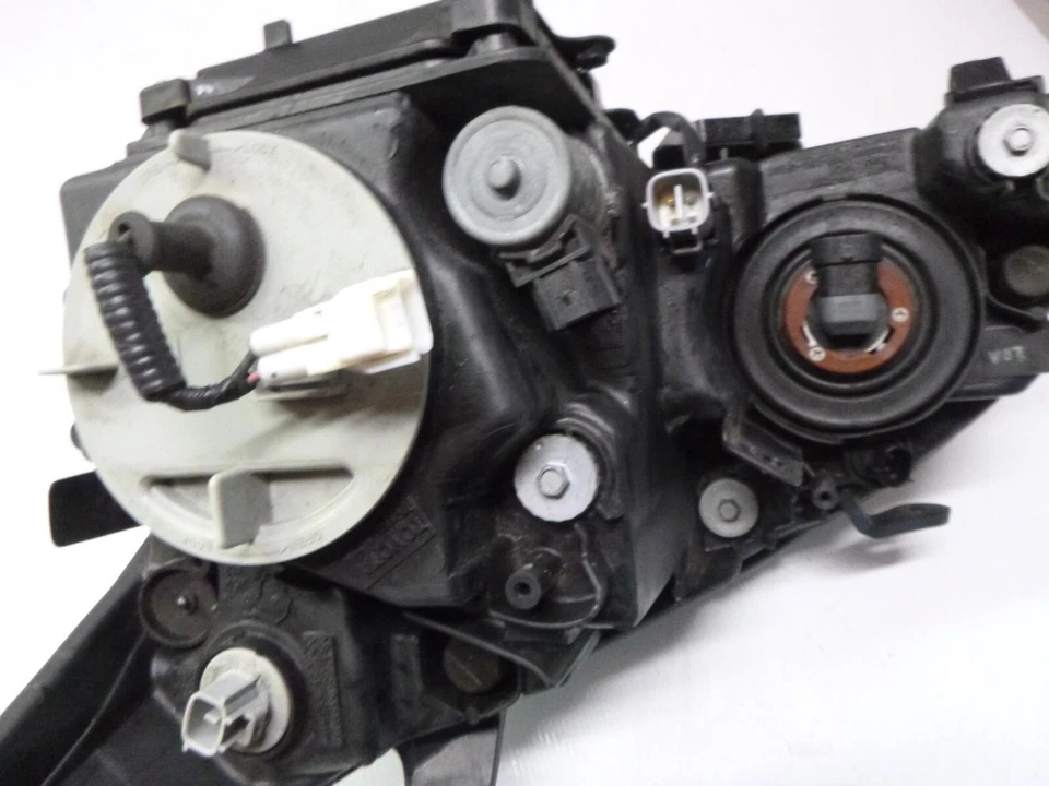 USED 2007 LEXUS RX400 LH HEADLAMP XENON TYPE 81185-48650 - image 2 of 3