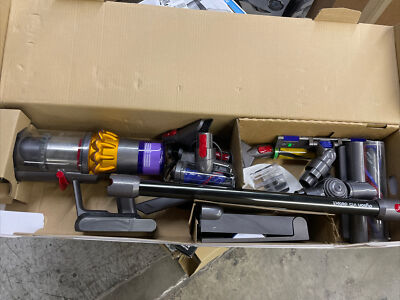 SV 47 Dyson V15 Detect (HAS SOFT ROLLER HEAD) Cordless Vacuum Cleaner - Read vg