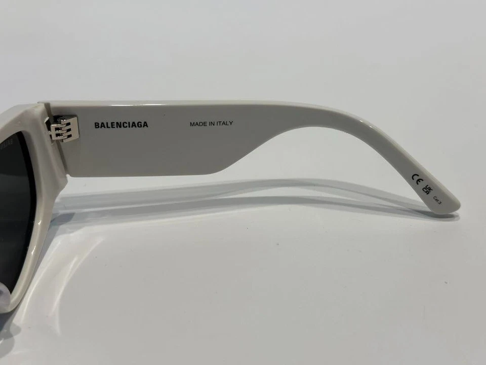 Gafas de sol Balenciaga blancas con estampado de logotipo unisex rectangulares baratas por una razón Foto 4 de 4
