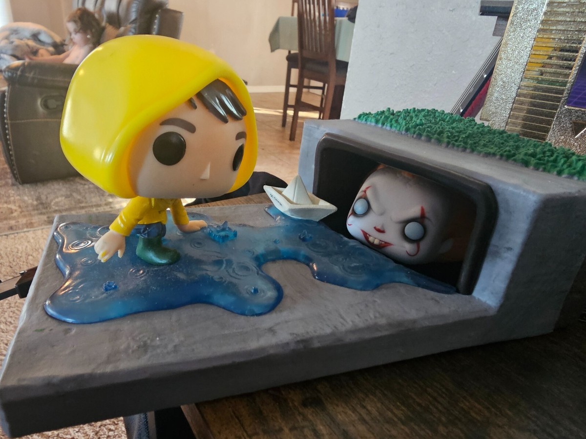 FunKo It (2017) Pennywise in Gutter Movie Moments Pop! Vinyl