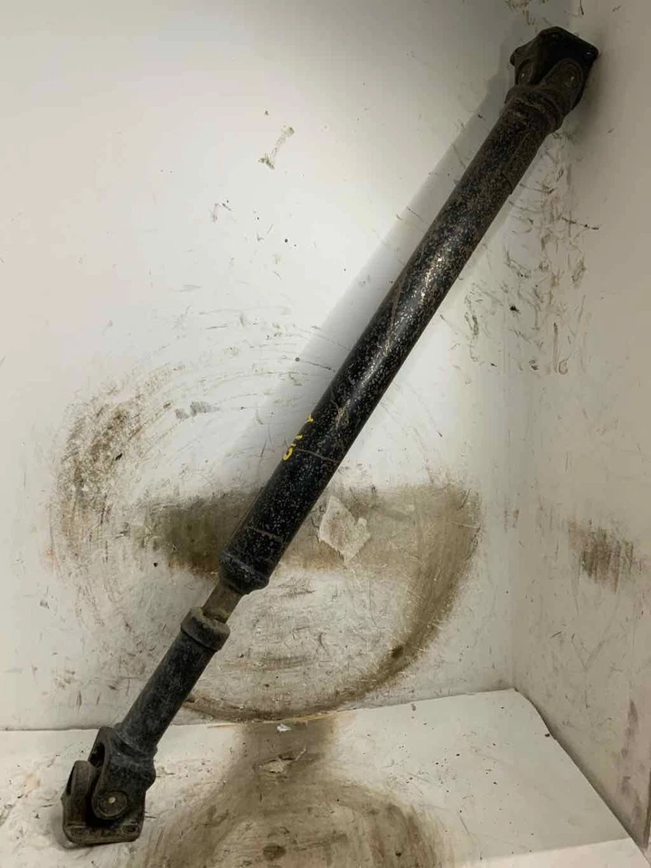 1980-1983 Nissan Pickup/Datsun 720 Rear Drive Shaft 3730041W00 2.2L 4Cyl 4x4 - Image 2 of 4