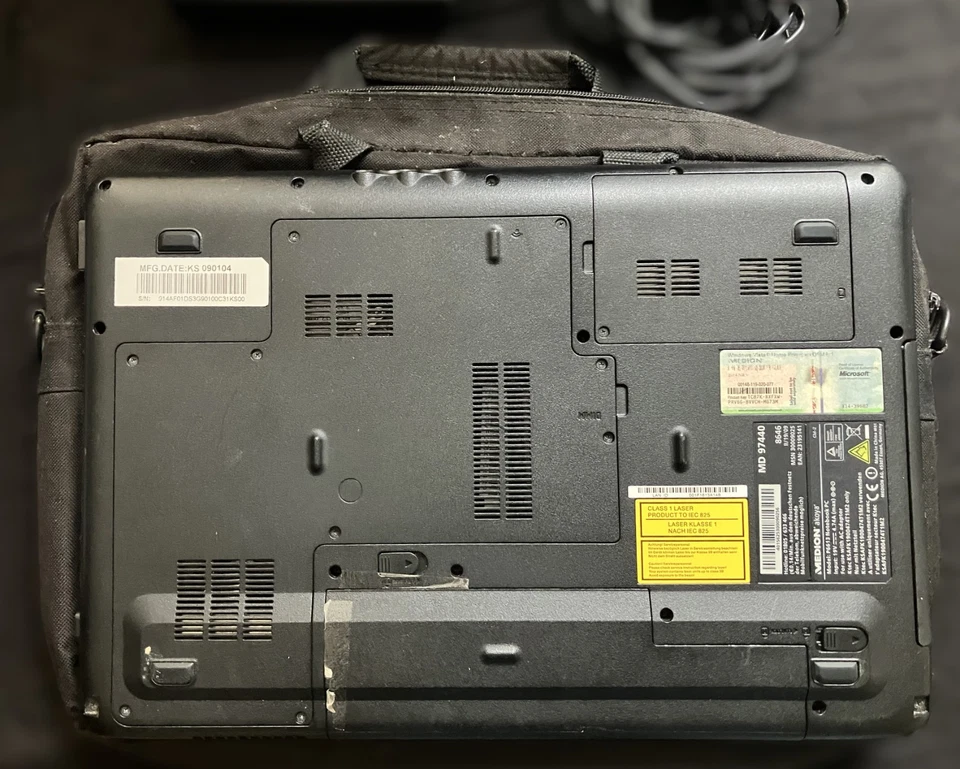 MEDION MD 97440 NOTEBOOK LAPTOP WINDOWS mit Tasche - Bild 4 von 4