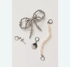 NEW IN PACKAGE FREE PEOPLE SHOE ACCESSORY PACK SILVER BOW CHARMS & PEARLS