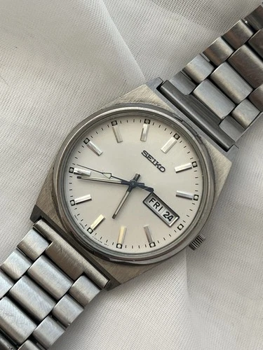 Seiko Day Date Men’s Vintage Quartz Watch Silver White Stainless Steel V743-9029