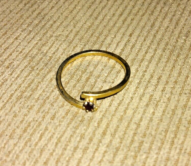 VINTAGE AVON RUBY BIRTHSTONE RING ASYMMETRICAL PR… - image 4