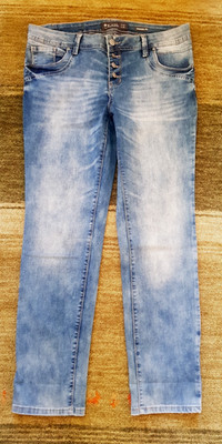GREAT JEANS. MULTIBLU. NEW.CLASSY.TOP QUALITY.FEMININE. Size W40, L30/38-40-42