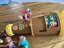 jake and the neverland pirates looking glass and figures