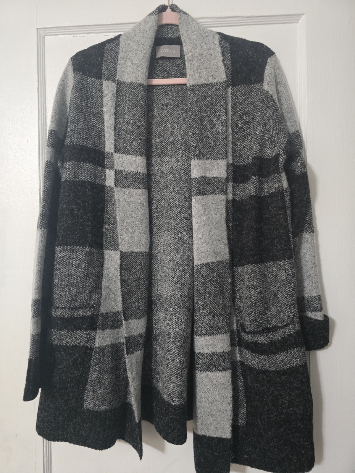 CYRUS Plaid Open Front Cardigan Sweater Women Size Medium Black Gray Cozy