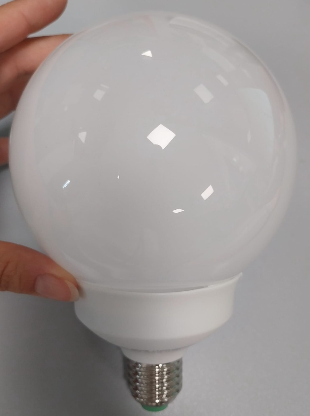 Lampada globo 23W E27 6500k Megaman codice GSU423 - MM0219 no LED