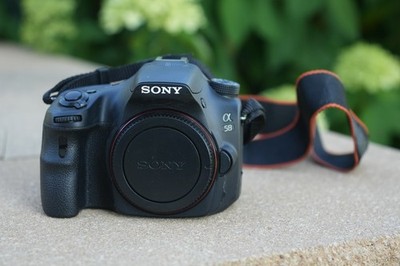 Sony Alpha 58 SLR Kamera Set + DT 18-55mm SAM II + Tasche & Zubehörpaket