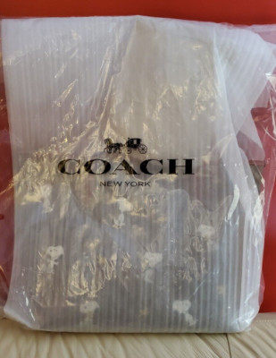 Coach Peanuts City Tote Signature Bag in Snoopy Woodstock Print NWT AUTHENTIC