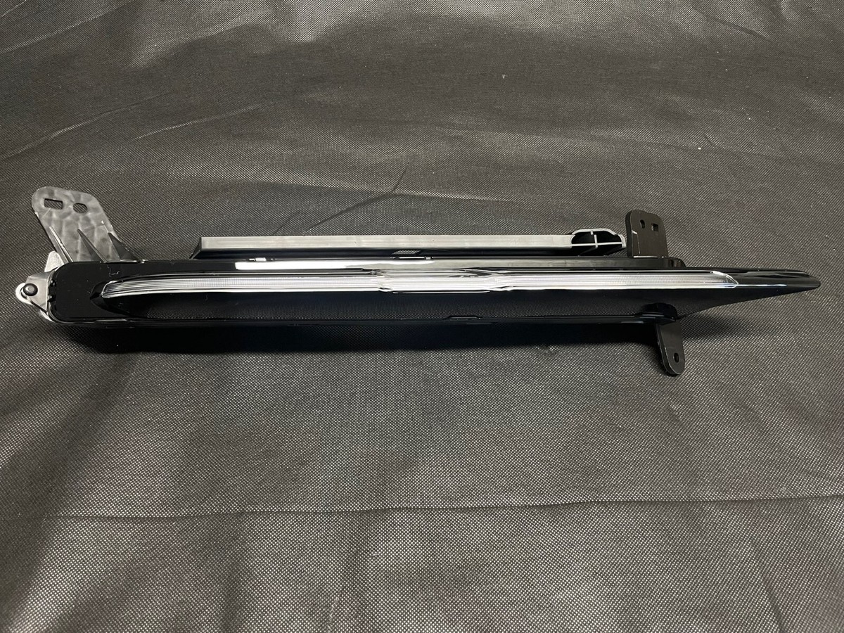 アーサー・バレンティーニ K90910225 NEW OEM Porsche Cayenne 9Y0 Facelift LED Daytime Running Light