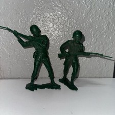 Louis Marx Army Men Green Plastic Vintage 2 Piece