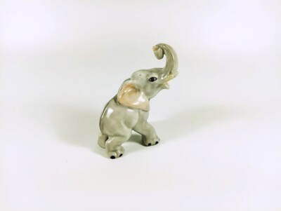 HEREND, AFRICAN ELEPHANT, HANDPAINTED PORCELAIN FIGURINE (H124)