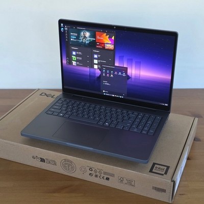 Dell Pro Max 16 Plus i9-285HX 16 OLED 3840x 2400 Touch 64GB NVIDIA RTX PRO 5000