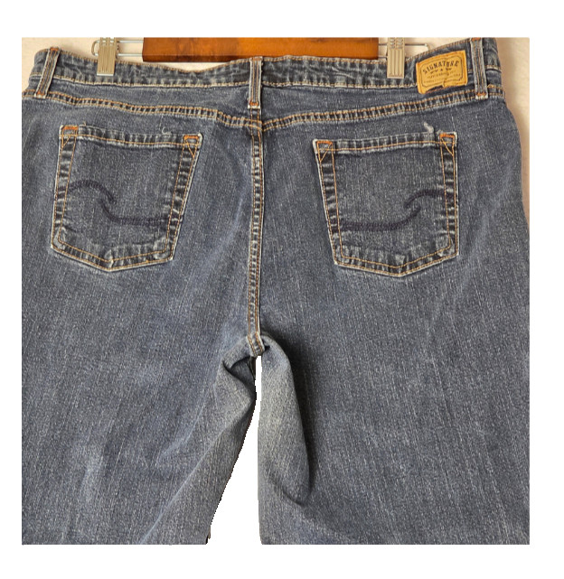 Signature By Levi Strauss Size 18 Medium Women's Denim Jeans Boot cut Mid Rise image 5
