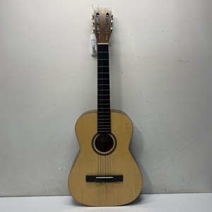 Silvertone Classic 6-String Classical Acoustic Guitar Natural Finish with Case