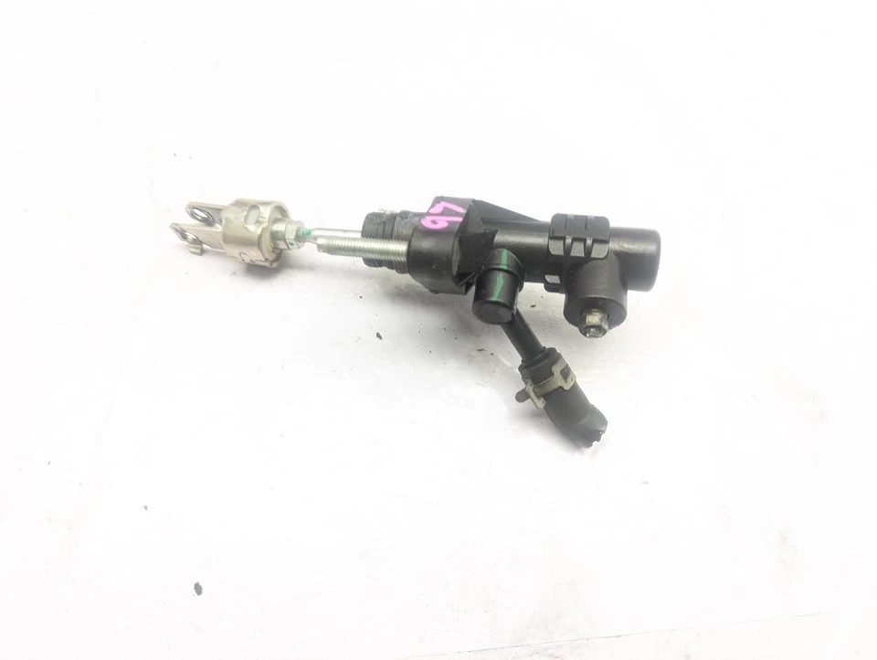 TOYOTA COROLLA VERSO AR10 AUR10 ZNR10 2004 - 2009 CLUTCH MASTER CYLINDER 80097 - Image 2 of 4