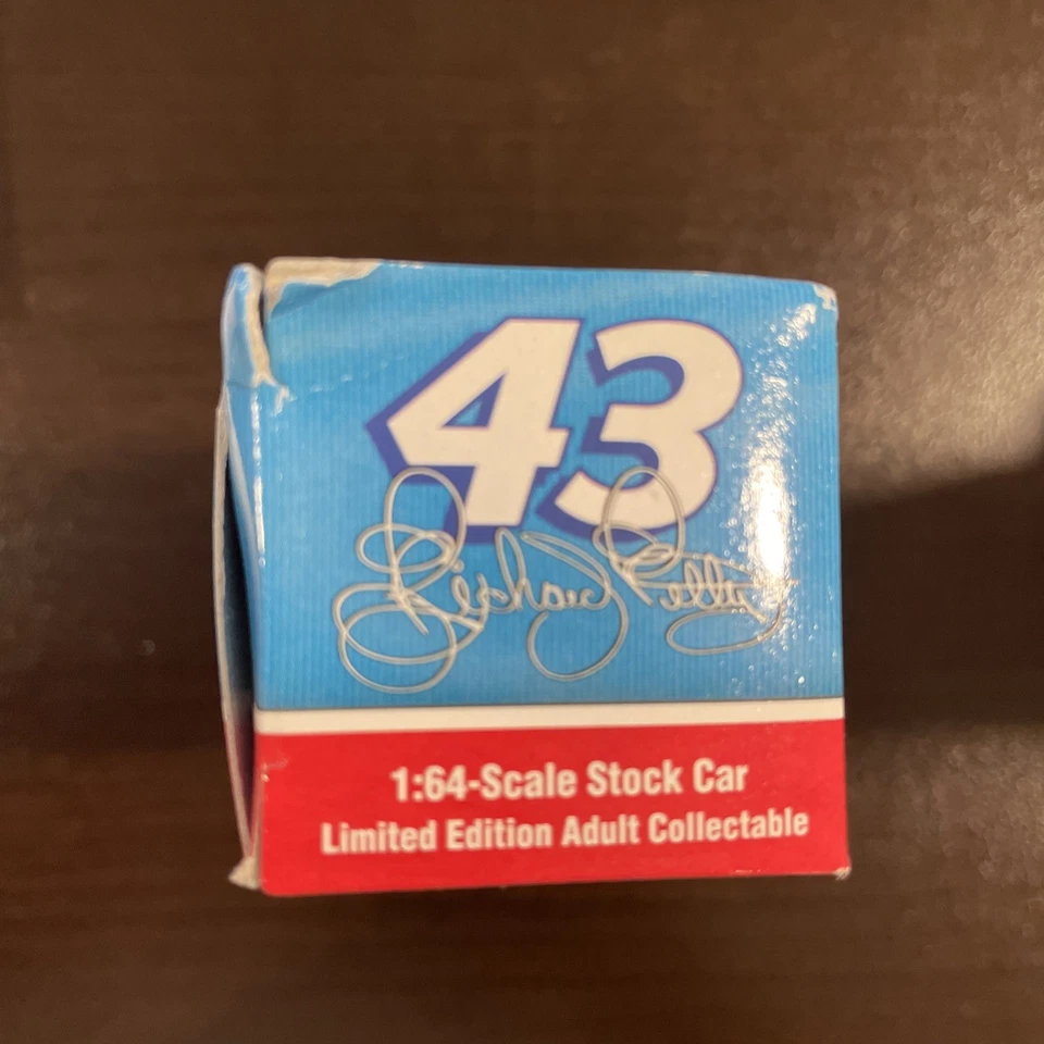 #43 Richard Petty STP 1/64 Acción Escala 1/64 Diecast histórico Foto 4 de 4