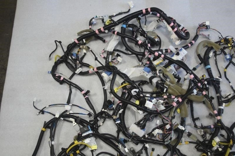 Arnés de cableado de carrocería de tablero Lexus RX450H 2013 2014 2015 82162-48L71 82142-48F20 Foto 4 de 4