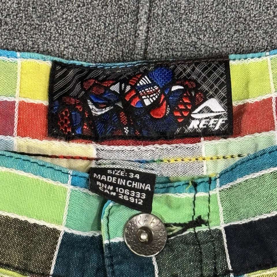 Pantalones Cortos Reef Board Para Hombre 34 Cuadros Multicolor Rojo Negro Amarillo Azul Blanco Verde Foto 2 de 4