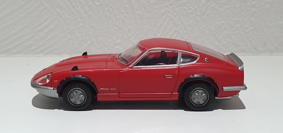 Coche modelo rojo Takara Tomy DATSUN NISSAN FAIRLADY Z 240ZG 1/64 Foto 2 de 3