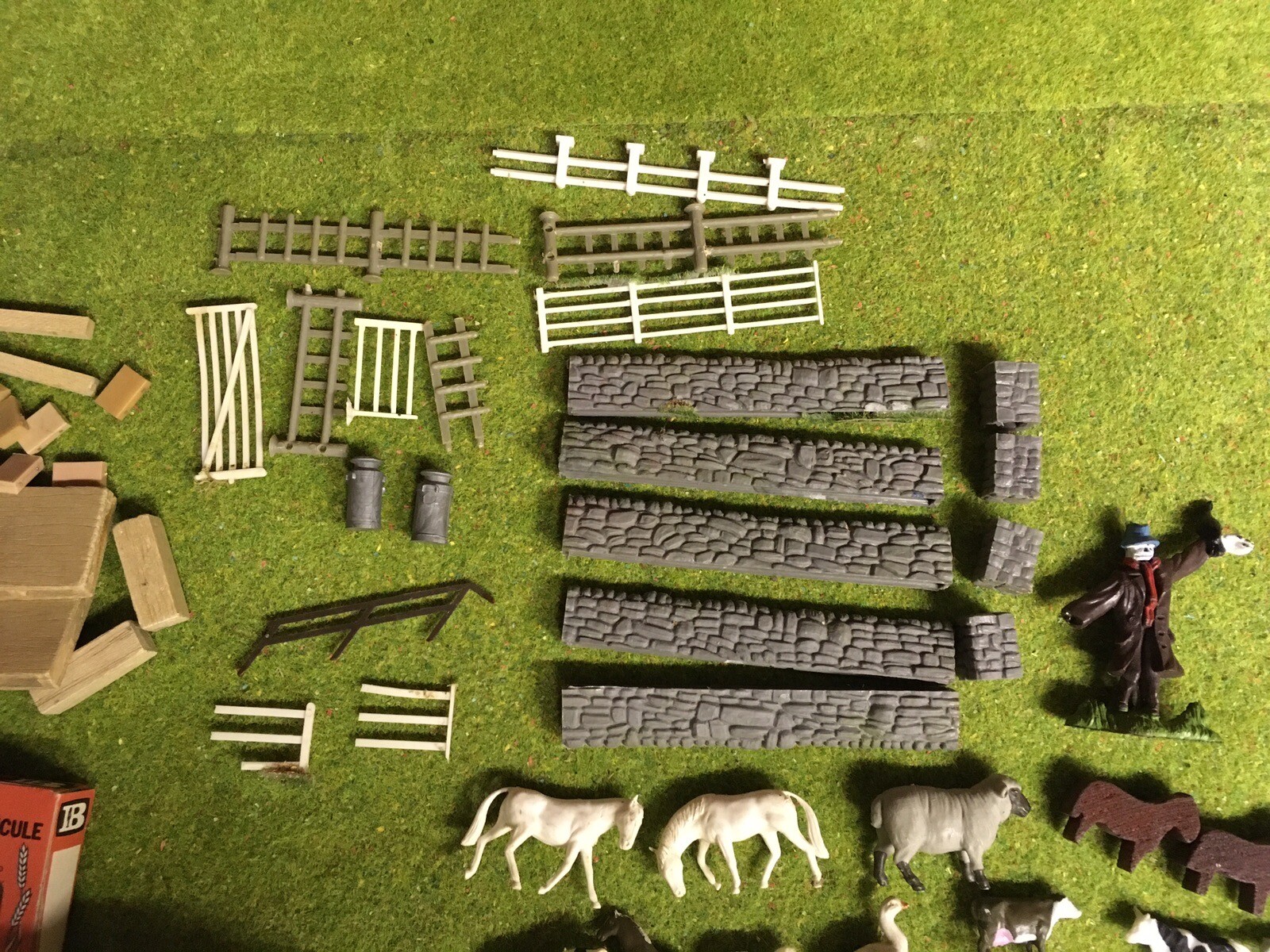 Job Lot of Vintage model train OO gauge accessories eBay