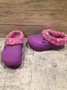 fur lined crocs purple