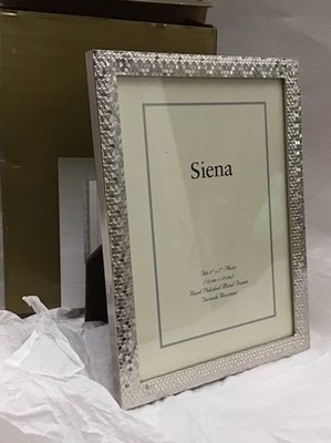 Siena Metallic Silver Glitter Polished Tarnish Resistant Metal Picture Frame 5x7
